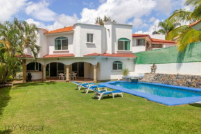 Hermosa casa con alberca/jacuzzi - C14